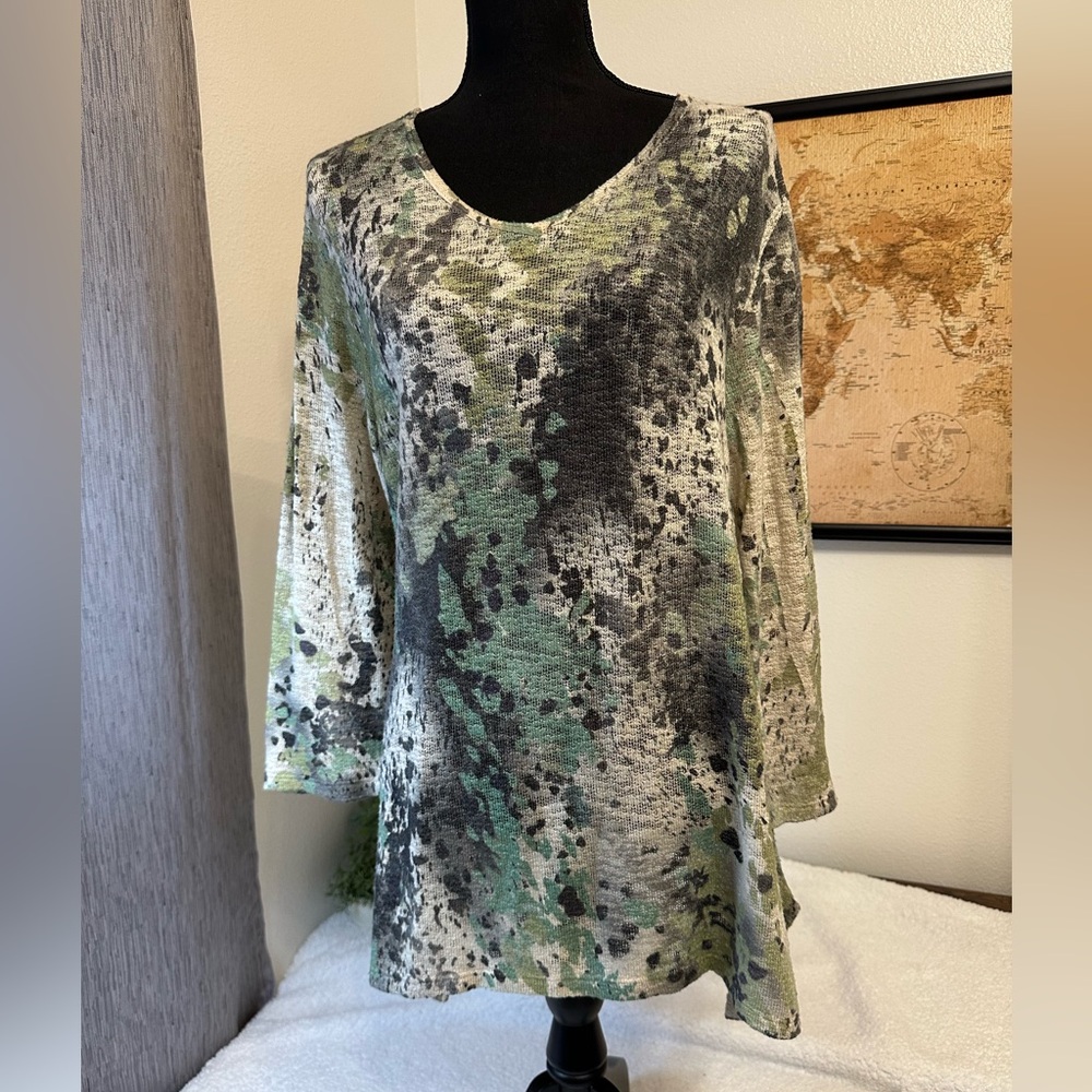 Jess & Jane v-neck top
